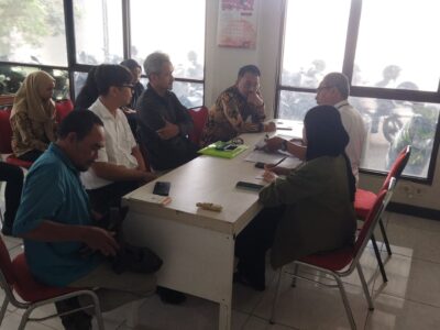 Mediasi Terakhir antara koresponden CNN Indonesia, Miftah Faridl dan CNN Indonesia kemarin di Surabaya, (13/11/2024).