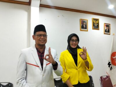 Pasangan calon Wali Kota Depok dari PKS Imam Budi Hartono dan Calon Wakil Wali Kota Depok dari Golkar, Ririn Farabi Arafiq pada pilkada Depok 2024. Sumber foto : ANTARA.
