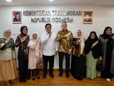 Wakil Menteri Transmigrasi, Viva Yoga Mauladi, saat menerima kunjungan Rektor Universitas Esa Unggul, Dr. Ir. Arief Kusuma Among Praja, di kantornya pada Selasa (18/3)