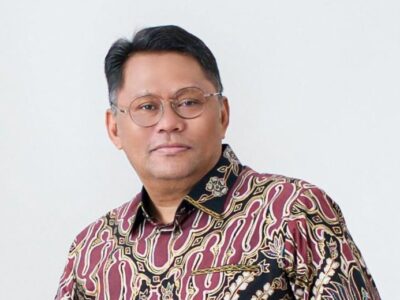 Taufik Fredrik Pasiak (Penulis)