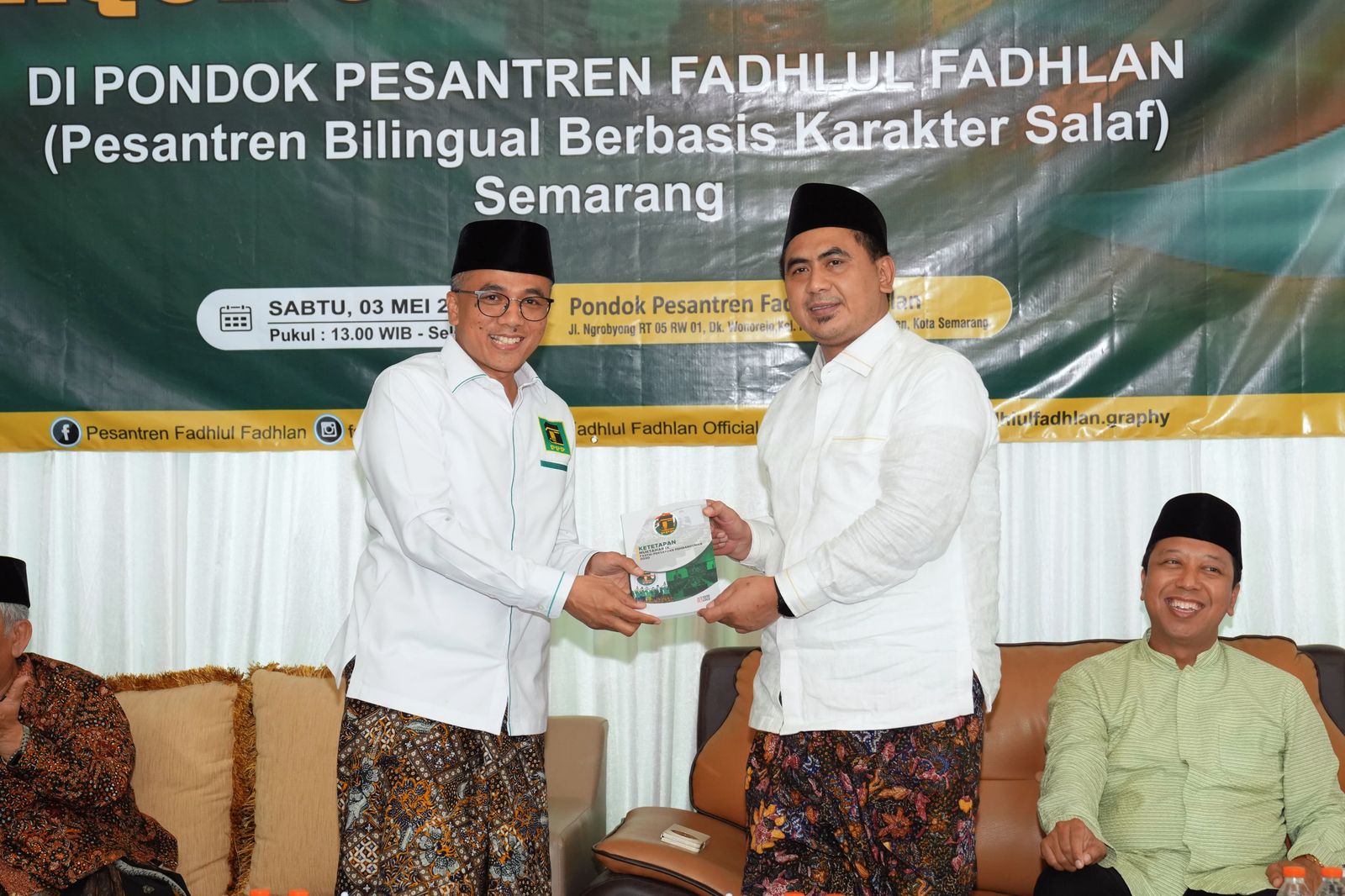 Sekjen PPP Arwani Thomafi (Kiri).