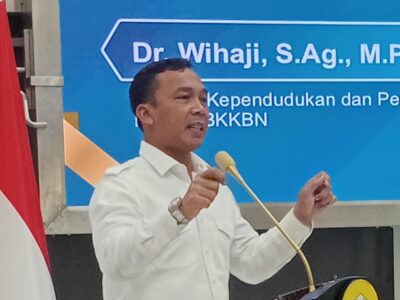 Menteri Kependudukan dan Pembangunan Keluarga/BKKBN, Wihaji, dalam acara Talk Show & StandUp Comedy DPP Partai Golkar bertajuk Membangun Sumberdaya Manusia Dan Kependudukan Bangsa Menuju Indonesia Emas 2045 bertempat di DPP Partai Golkar, Slipi Jakarta pada Kamis, (15/5/2025)