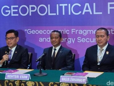 Menteri ESDM, Bahlil Lahadalia (tengah)