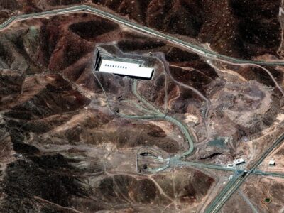 Gambar satelit menunjukkan fasilitas nuklir Fordow. Sumber: Maxar Technologies/Reuters