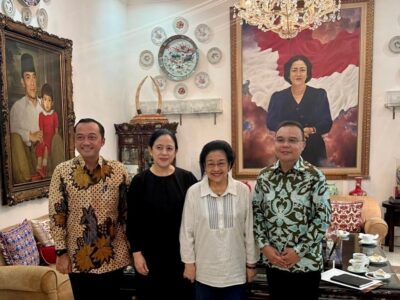 Ketua Harian Partai Gerindra, Sufmi Dasco Ahmad, dan Menteri Sekretaris Negara Prasetyo Hadi saat silaturahkmi ke kediaman Presiden ke-5 RI, Megawati di Jalan Teuku Umar, Jakarta.