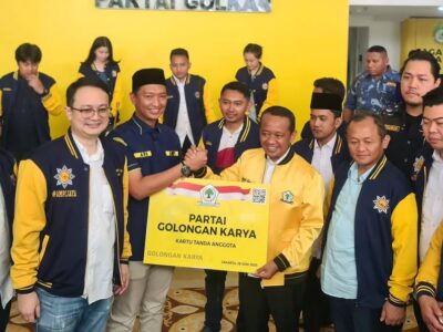 Muhammad Arief Rosyid Hasan (ketiga dari kiri). Sumber foto : AMPI Media Centre.