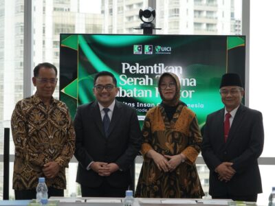 La Ode M. Kamaluddin ( Kiri), Rifqinizamy Karsa Yudha (Kedua dari Kanan), Siti Zuhro (Kedua dari kanan), Asep Saefudin (Kanan)